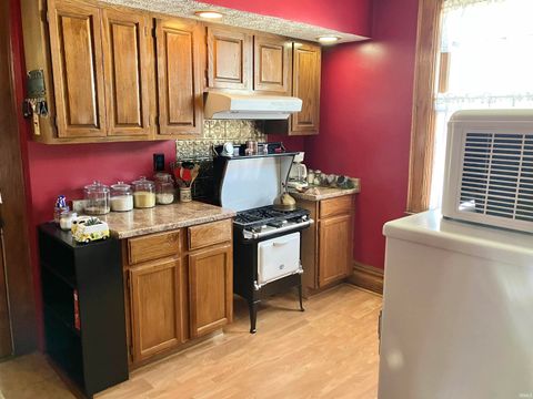 Tiny photo for 1329 E Market Street, Logansport, IN 46947 (MLS # 202614680)