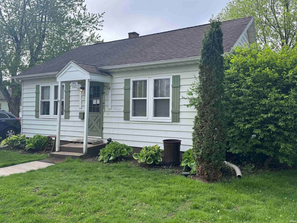 Photo of 1007 W LaPorte Street, Plymouth, IN 46563 (MLS # 202614986)