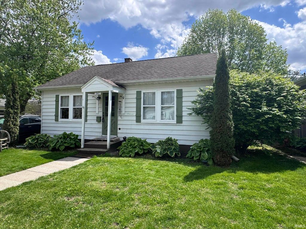 Photo of 1007 W LaPorte Street, Plymouth, IN 46563 (MLS # 202614986)