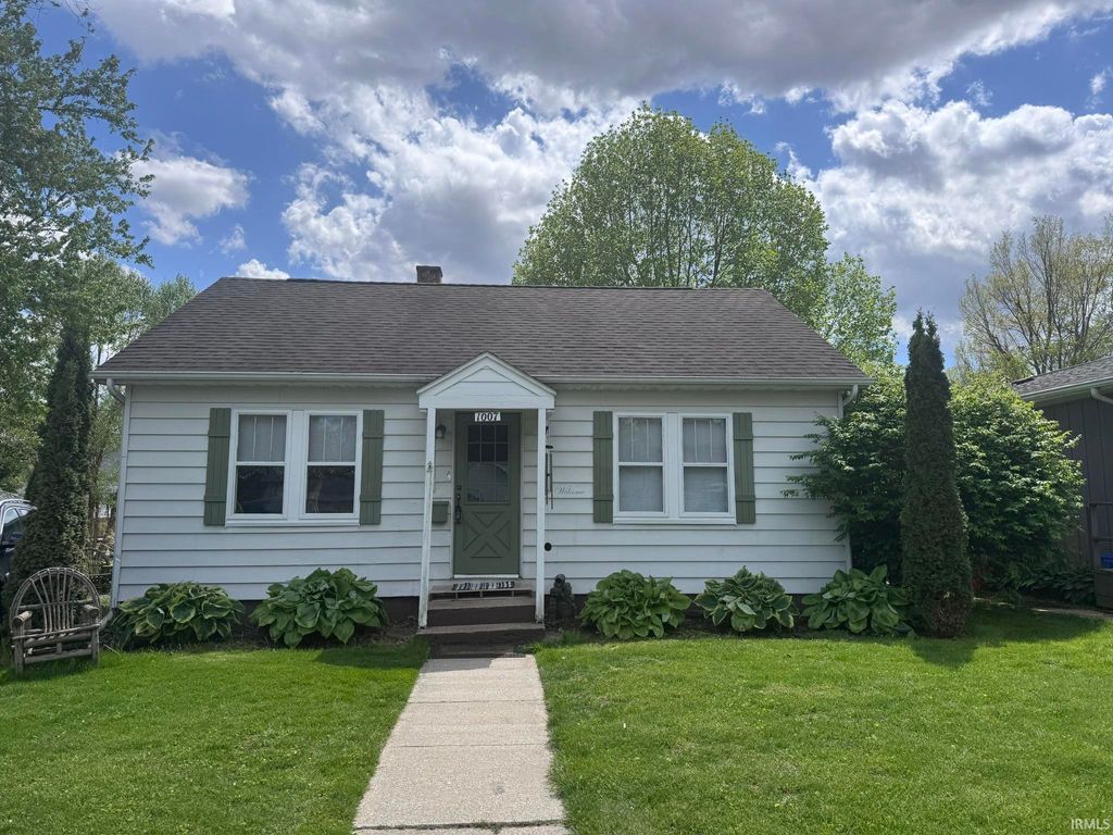 Photo of 1007 W LaPorte Street, Plymouth, IN 46563 (MLS # 202614986)