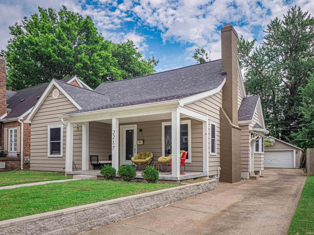 Photo of 2217 E Mulberry Street, Evansville, IN 47714 (MLS # 202614864)