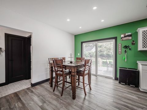 Tiny photo for 2217 E Mulberry Street, Evansville, IN 47714 (MLS # 202614864)