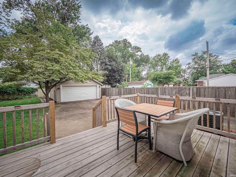 Tiny photo for 2217 E Mulberry Street, Evansville, IN 47714 (MLS # 202614864)