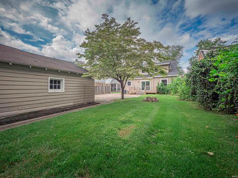 Tiny photo for 2217 E Mulberry Street, Evansville, IN 47714 (MLS # 202614864)
