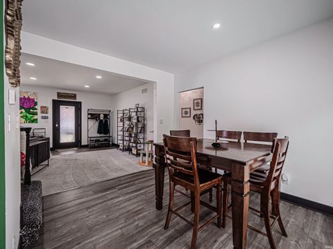 Tiny photo for 2217 E Mulberry Street, Evansville, IN 47714 (MLS # 202614864)
