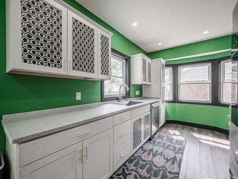 Tiny photo for 2217 E Mulberry Street, Evansville, IN 47714 (MLS # 202614864)