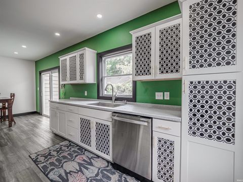 Tiny photo for 2217 E Mulberry Street, Evansville, IN 47714 (MLS # 202614864)
