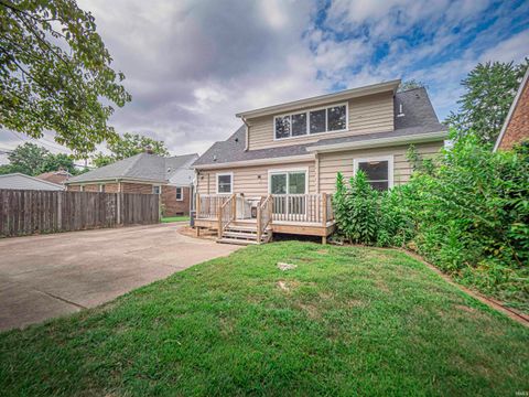 Tiny photo for 2217 E Mulberry Street, Evansville, IN 47714 (MLS # 202614864)