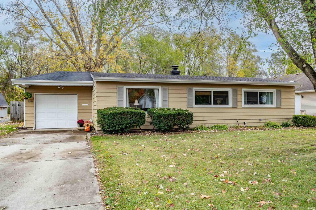 Photo of 5521 Kimberley Road, Fort Wayne, IN 46809 (MLS # 202544417)