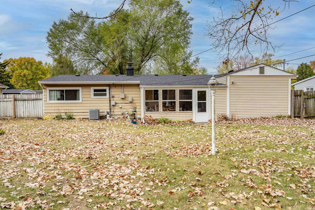 Photo of 5521 Kimberley Road, Fort Wayne, IN 46809 (MLS # 202544417)