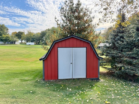 Tiny photo for 69 E Todd Drive, Washington, IN 47501 (MLS # 202644897)