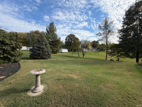 Tiny photo for 69 E Todd Drive, Washington, IN 47501 (MLS # 202644897)