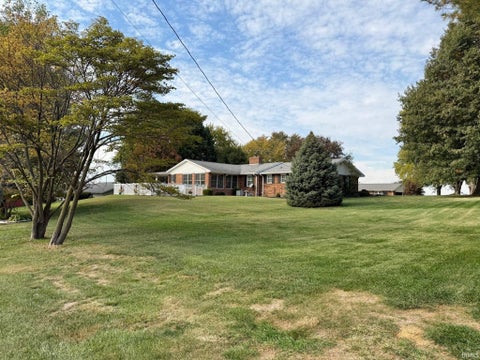 Tiny photo for 69 E Todd Drive, Washington, IN 47501 (MLS # 202644897)