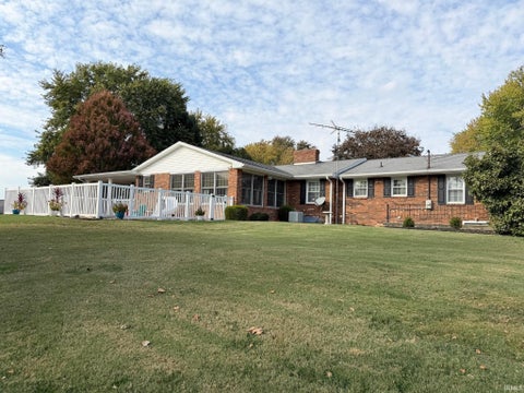 Tiny photo for 69 E Todd Drive, Washington, IN 47501 (MLS # 202644897)