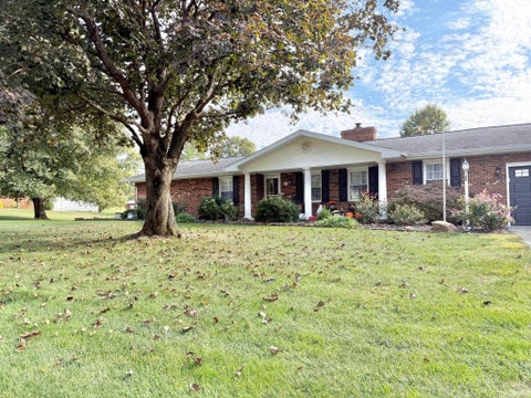 Tiny photo for 69 E Todd Drive, Washington, IN 47501 (MLS # 202644897)