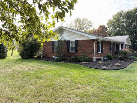 Tiny photo for 69 E Todd Drive, Washington, IN 47501 (MLS # 202644897)