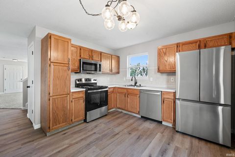 Tiny photo for 904 Gulf Shore Boulevard, Kokomo, IN 46902 (MLS # 202542428)