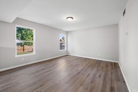 Tiny photo for 904 Gulf Shore Boulevard, Kokomo, IN 46902 (MLS # 202542428)