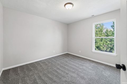 Tiny photo for 904 Gulf Shore Boulevard, Kokomo, IN 46902 (MLS # 202542428)