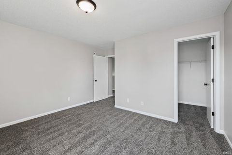 Tiny photo for 904 Gulf Shore Boulevard, Kokomo, IN 46902 (MLS # 202542428)