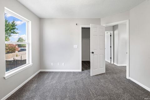 Tiny photo for 904 Gulf Shore Boulevard, Kokomo, IN 46902 (MLS # 202542428)