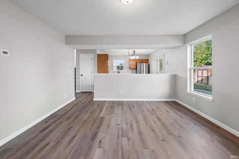 Tiny photo for 904 Gulf Shore Boulevard, Kokomo, IN 46902 (MLS # 202542428)