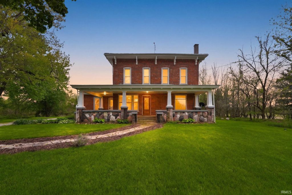 Photo of 6212 E 1200 N, Wolcottville, IN 46795 (MLS # 202617281)