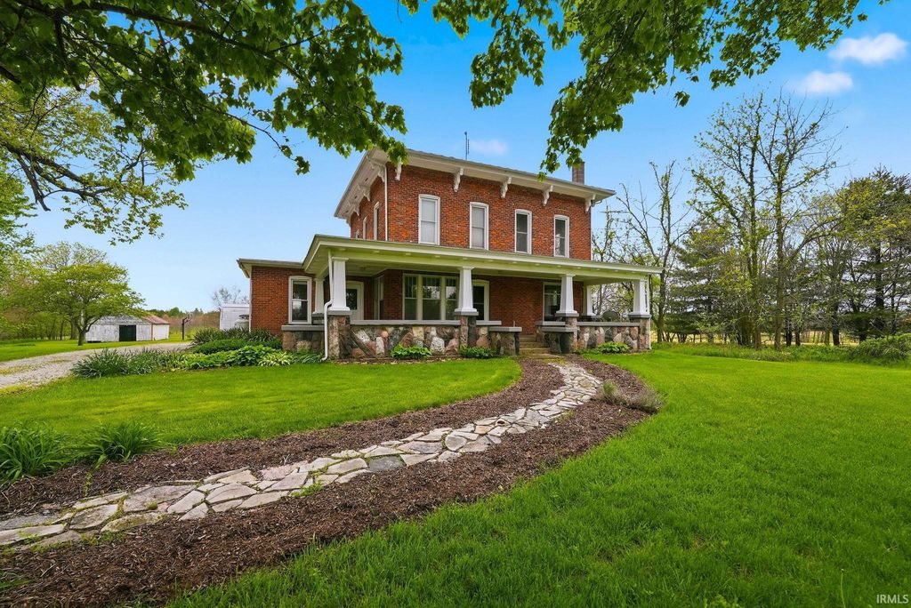 Photo of 6212 E 1200 N, Wolcottville, IN 46795 (MLS # 202617281)