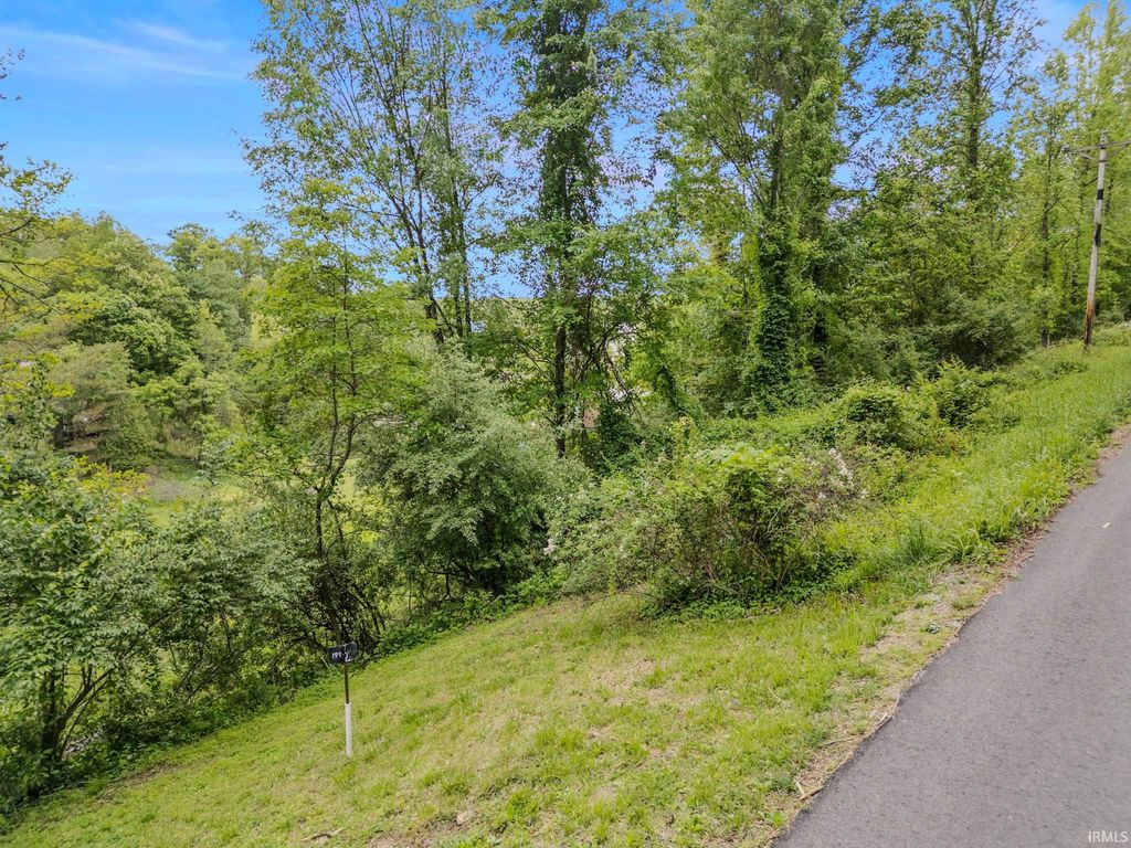 Photo of 00 W Grandview Drive, Columbus, IN 47201 (MLS # 202621085)