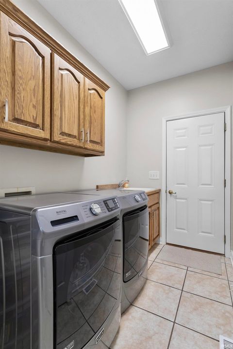 Tiny photo for 1544 Foxhaven Drive, Kokomo, IN 46902 (MLS # 202605474)