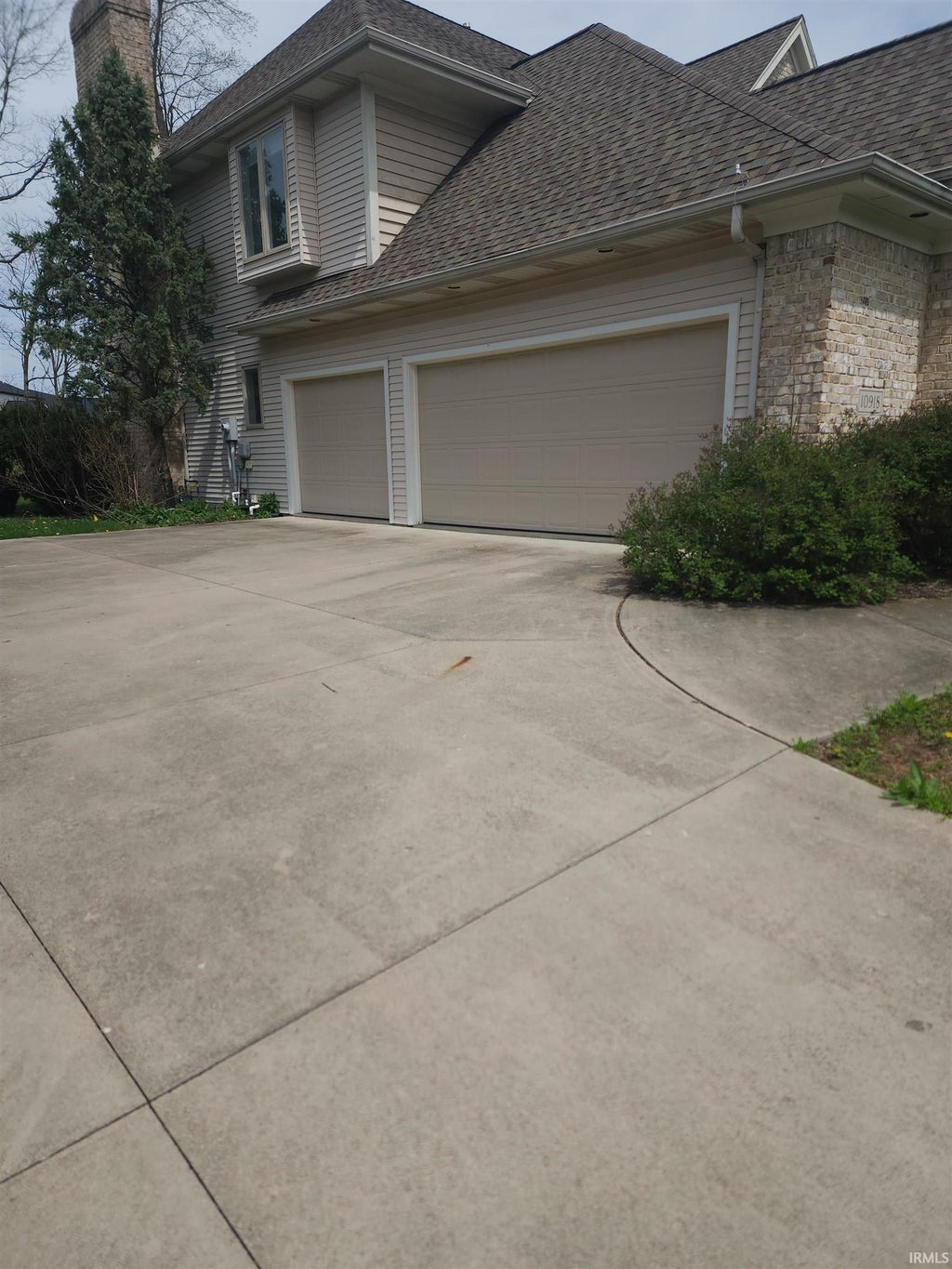 Photo of 10918 Monte Vista Court, Fort Wayne, IN 46814 (MLS # 202601694)