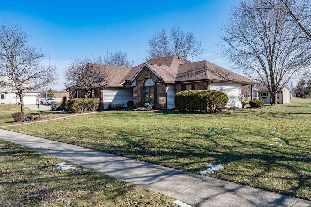 Photo of 2430 Meadowsweet Court, Fort Wayne, IN 46808 (MLS # 202606362)