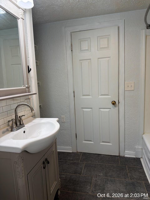 Tiny photo for 1009 N Spraker Street, Kokomo, IN 46901 (MLS # 202641473)