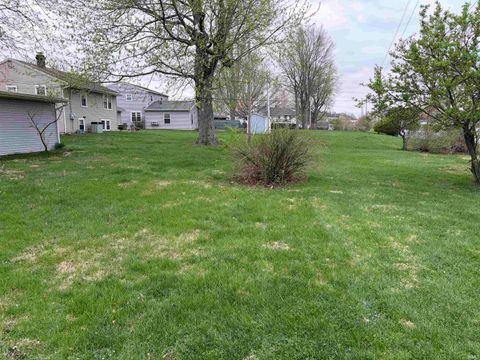 Photo of 164a Stadium Drive, Logansport, IN 46947 (MLS # 202612442)