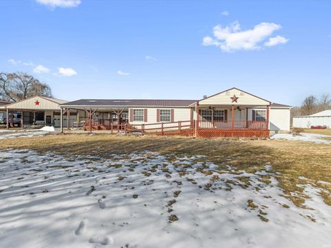Photo of 7806 W County Road 300 N, Richland, IN 47634 (MLS # 202604366)