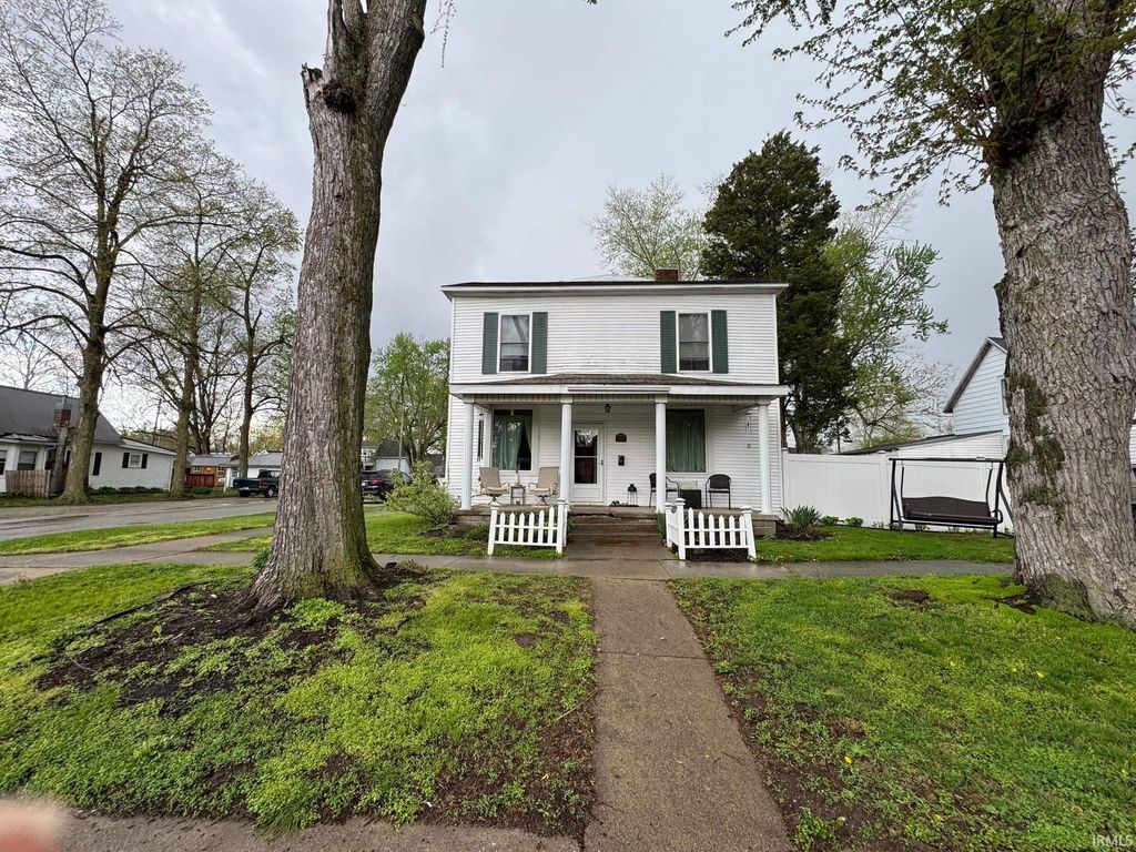 Photo of 1030 Franklin Street, Rochester, IN 46975 (MLS # 202613737)