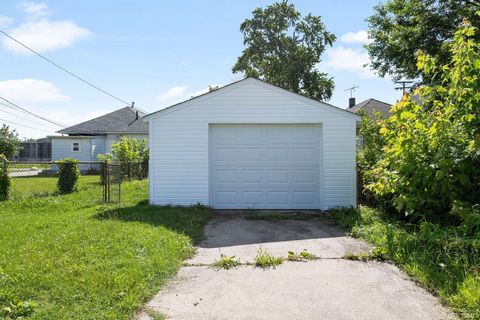 Tiny photo for 717 N Brookfield Street, South Bend, IN 46628 (MLS # 202625506)