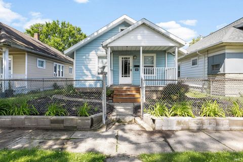 Photo of 717 N Brookfield Street, South Bend, IN 46628 (MLS # 202625506)