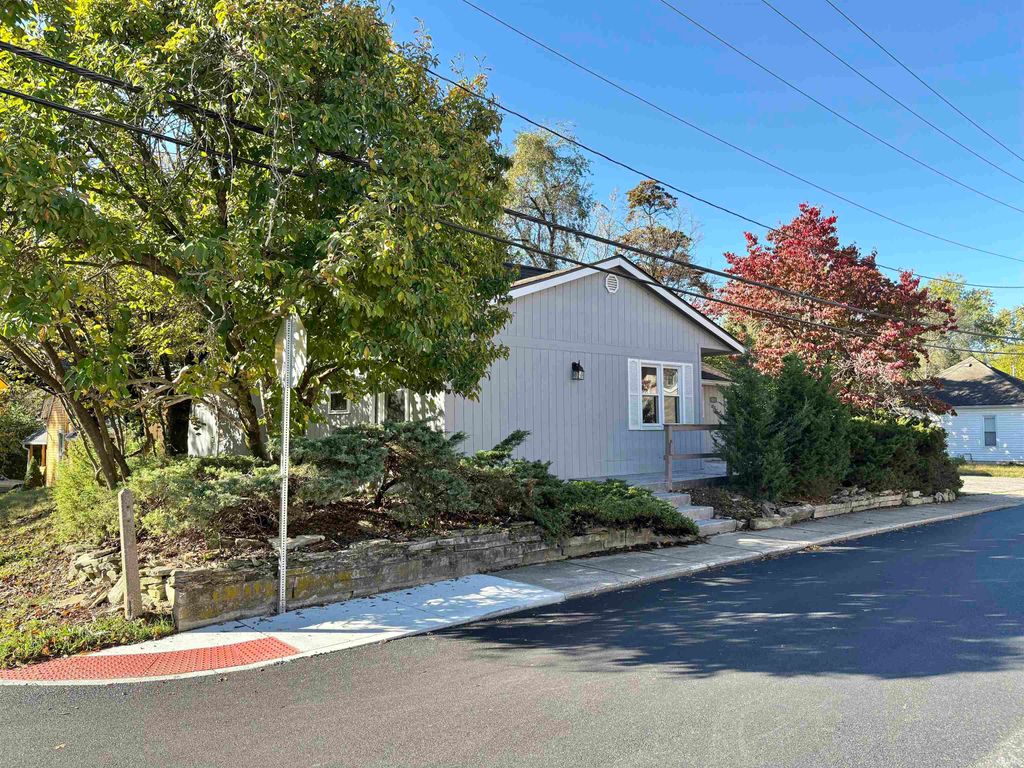 Photo of 801 W 11th Street, Bloomington, IN 47404 (MLS # 202538053)