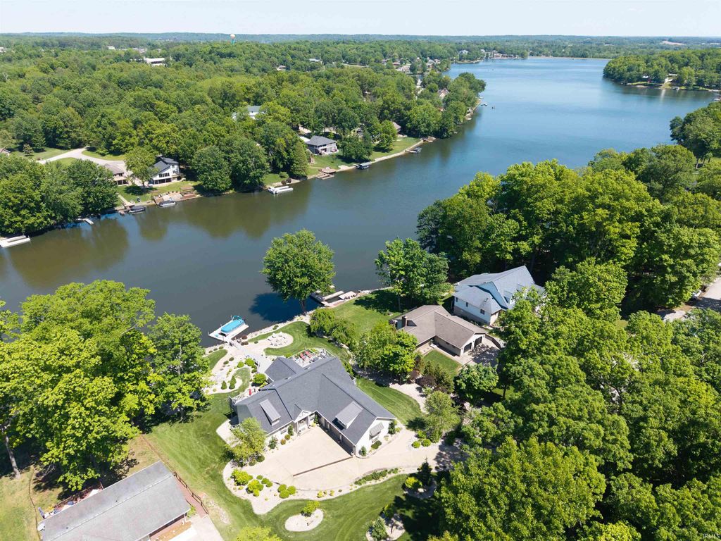 Photo of 464 W PRANCER DR N, Santa Claus, IN 47579 (MLS # 202616555)