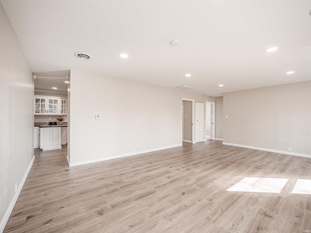 Photo of 519 Greenleaf Drive, Evansville, IN 47710 (MLS # 202608137)