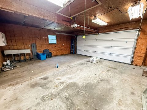 Tiny photo for 2210 S Courtland Avenue, Kokomo, IN 46902 (MLS # 202620576)