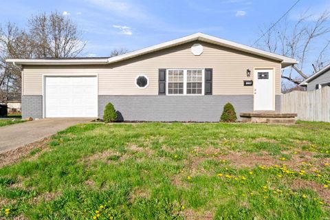 Tiny photo for 2607 Hawthorne Avenue, Evansville, IN 47714 (MLS # 202610312)