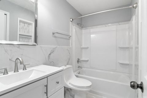 Tiny photo for 2607 Hawthorne Avenue, Evansville, IN 47714 (MLS # 202610312)