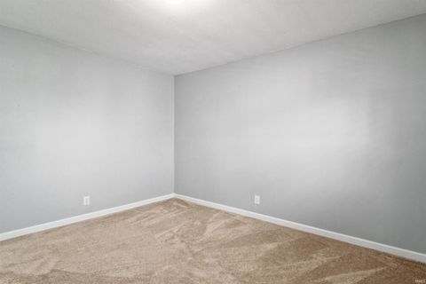 Tiny photo for 2607 Hawthorne Avenue, Evansville, IN 47714 (MLS # 202610312)