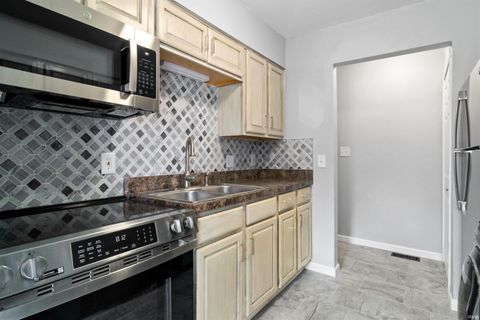 Tiny photo for 2607 Hawthorne Avenue, Evansville, IN 47714 (MLS # 202610312)