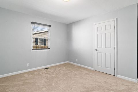 Tiny photo for 2607 Hawthorne Avenue, Evansville, IN 47714 (MLS # 202610312)