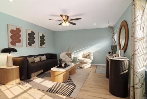 Tiny photo for 2607 Hawthorne Avenue, Evansville, IN 47714 (MLS # 202610312)