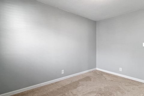 Tiny photo for 2607 Hawthorne Avenue, Evansville, IN 47714 (MLS # 202610312)