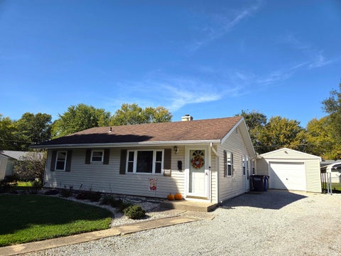 Photo of 1658 W Broadway Street, Kokomo, IN 46902 (MLS # 202641915)